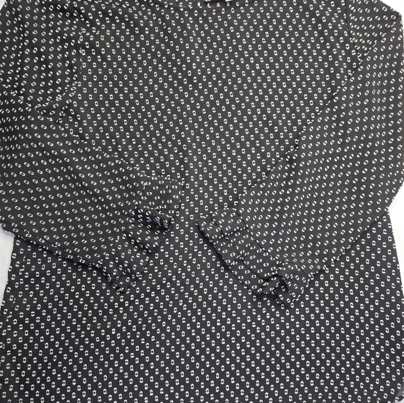 LOFT Blouse Black White Raised Dot 3/4 Sleeve Ruffle Cuffs Officewear M - Picture 6 of 13